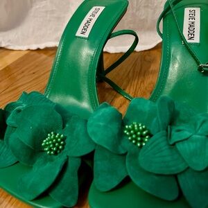Steve Madden Green Floral Women's Shoes